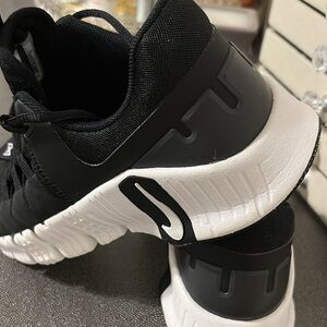Nike Free Metcon Athletic Shoes